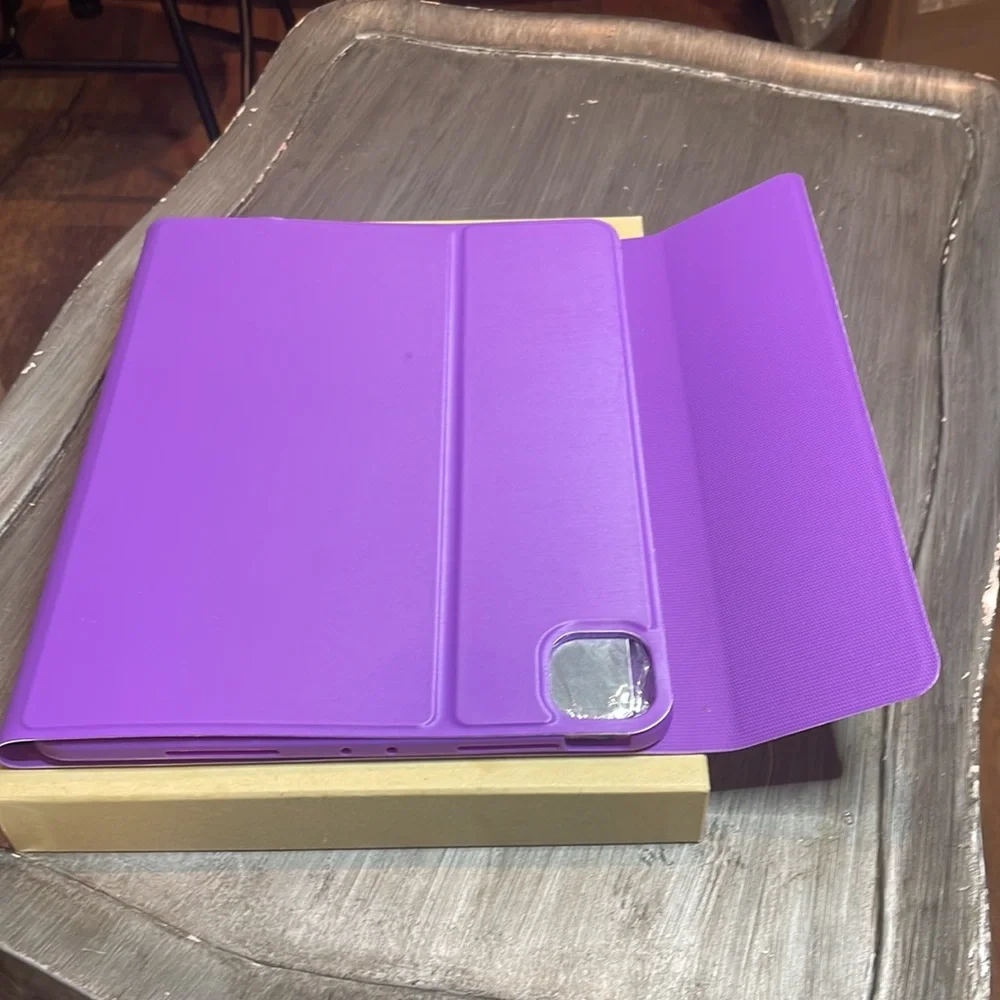 iPad case with keyboard 10X8 💜purple NIB.